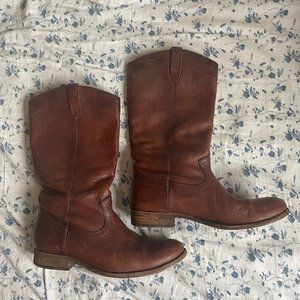 Frye Womens Billy Pull on Boot Cognac